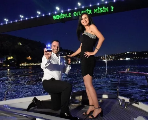 Teknede Evlenme Teklifi
