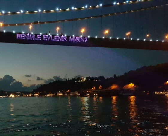 Boğazda Sürpriz Evlenme Teklifi