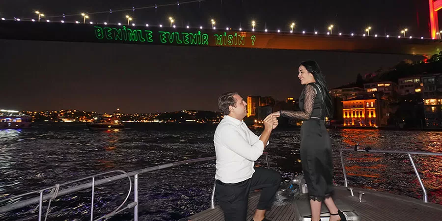 Yatta Lazerli Evlenme Teklifi
